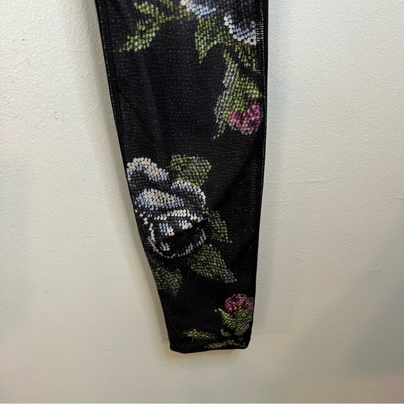 Lululemon  Women's Wunder Under Leggings Multicolor Floral Front Black Back Sz 6 - Picture 4 of 8